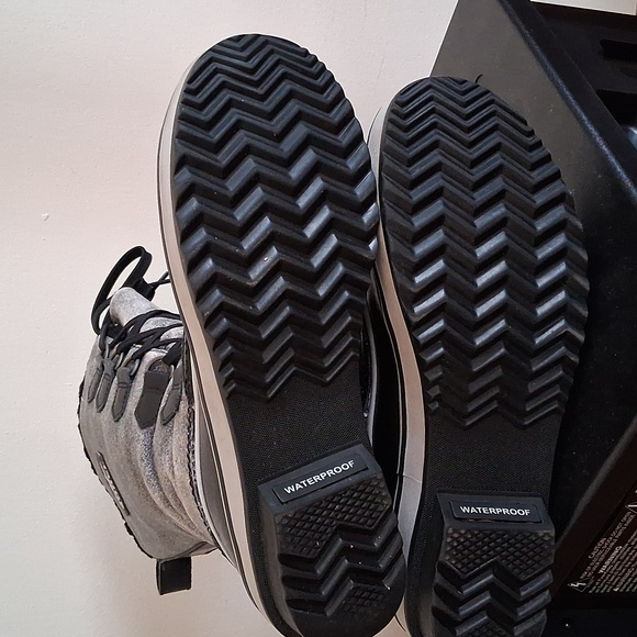 Sorel Black and Gray Winter Boots - Picture 4 of 5